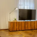 Black Church Flat 아파트 브라쇼브