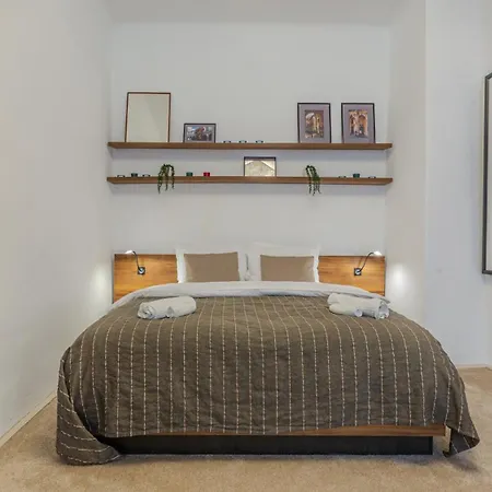 Black Church Flat Apartment *