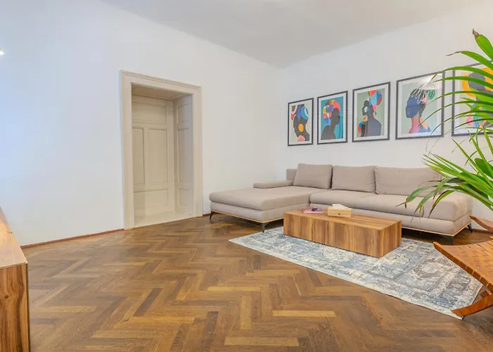 Apartment Black Church Flat Brasov